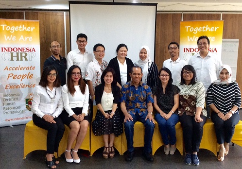 Saat Karyawan di Persimpangan Jalan2