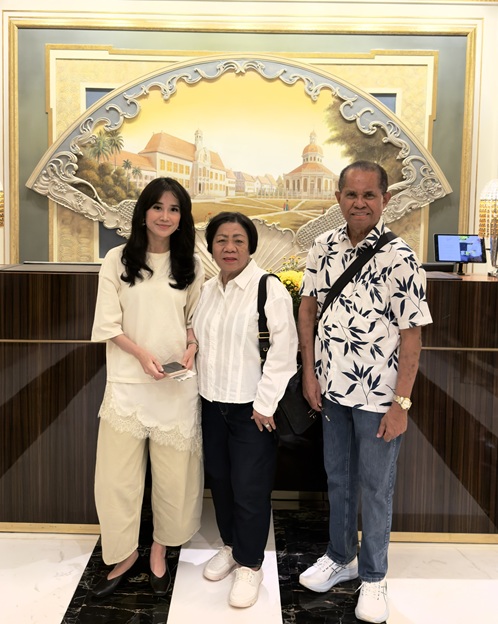 Tiga Cermin di Momen Bahagia